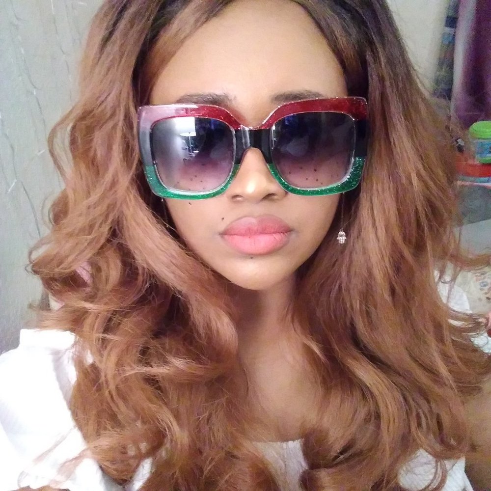 Meet your Posher, Rie